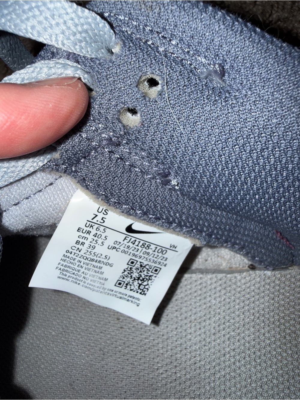 Nike Dunk Low-Top Sneakers in White and Gray with Dark Gray Swoosh - Picture 4 of 4